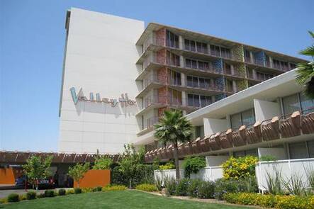 Image of Hotel Valley Ho exterior